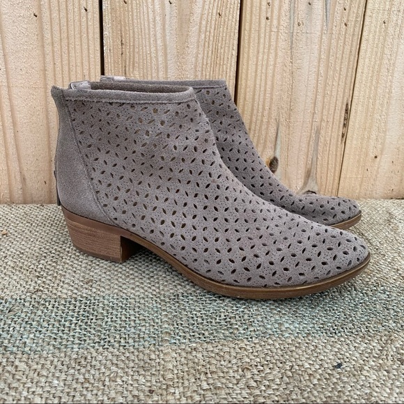 Lucky Brand Laser Cut Women’s Booties Size 8 Boots - Picture 3 of 5